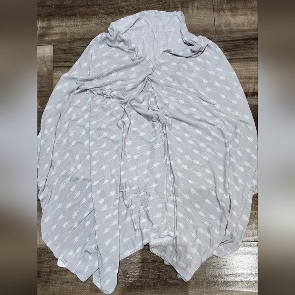 *Like New Peanutshell Multi-use nursing cover* - Picture 3 of 3